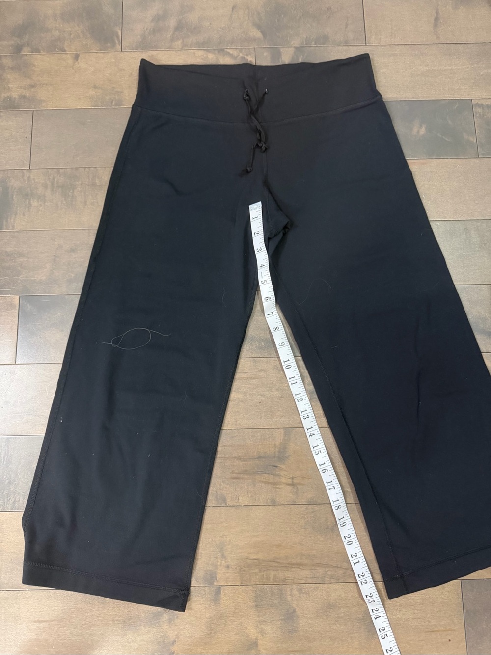Lululemon Wide leg crop pants (Can fit S/M)